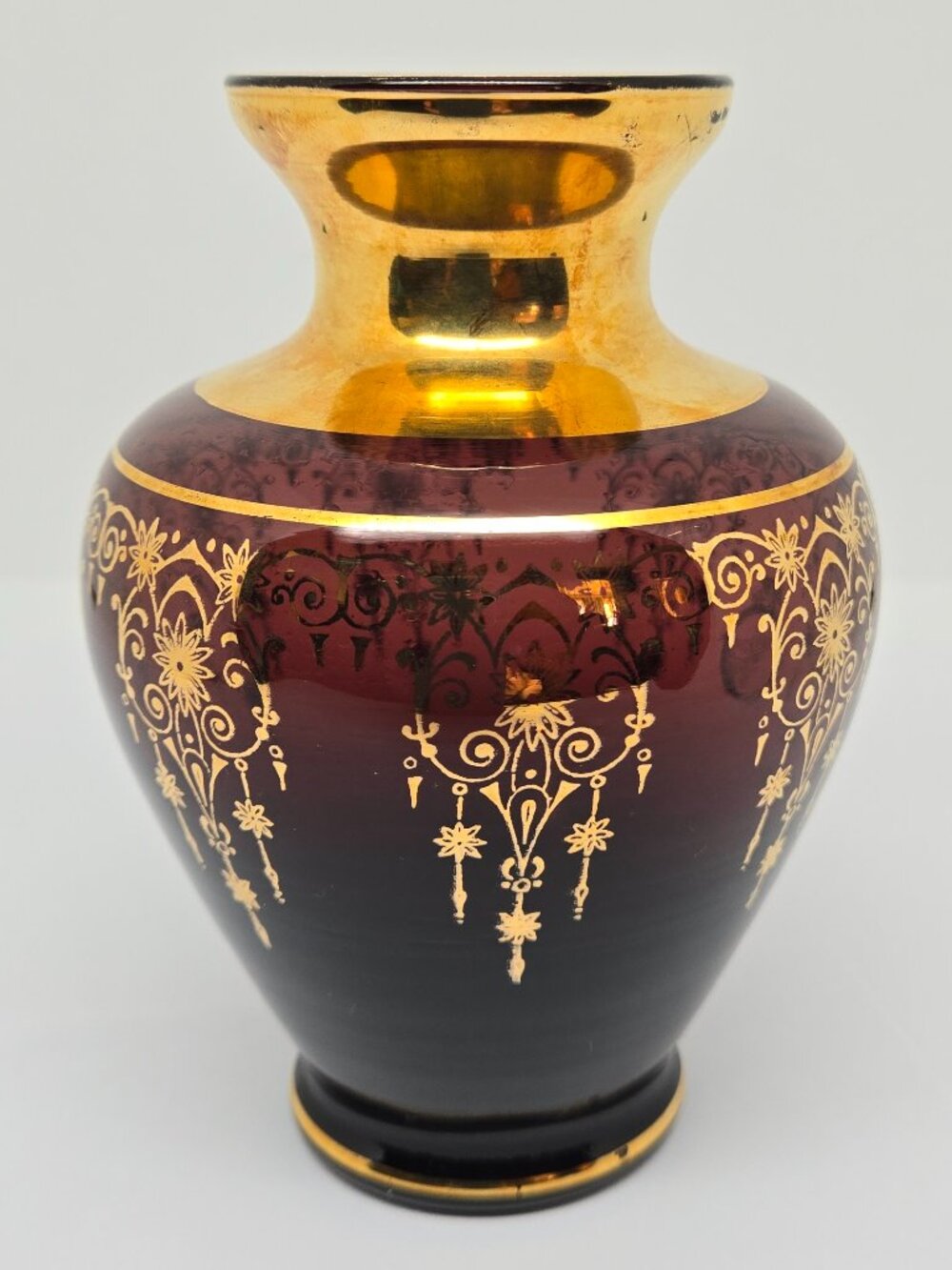 Vetreria Regina Purple Amethyst Glass Vase with Gold Details, Vecchia Murano